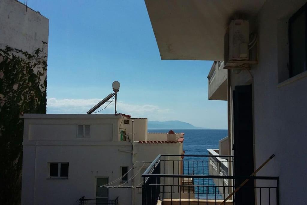 Seaside Family Apartment Loutraki Eksteriør bilde